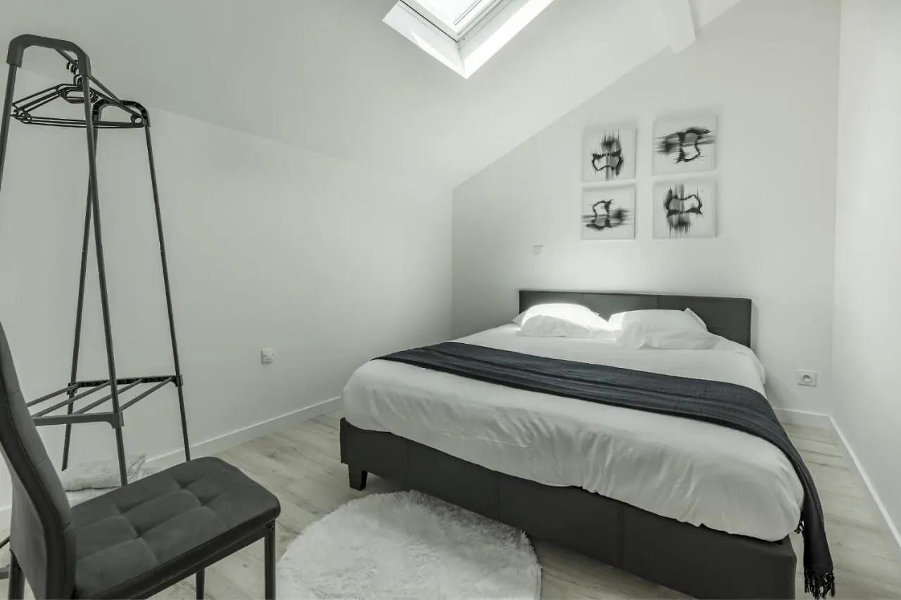 Le dallas - T2 moderne avec 1 chambre et 1 canapé lit Castelsarrasin France
